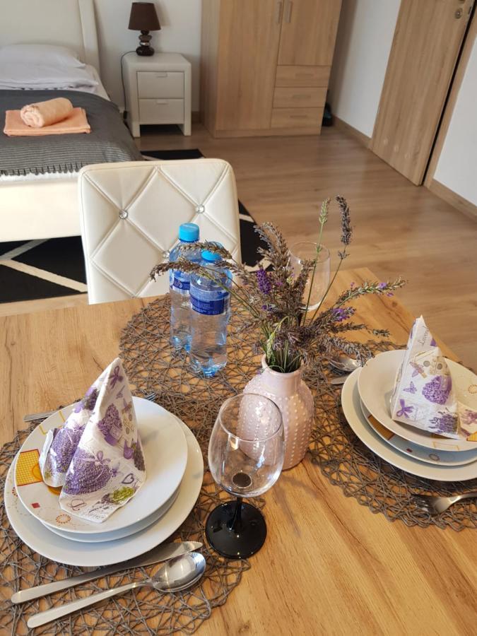 Apartament Lavender Jelenia Gora Bagian luar foto