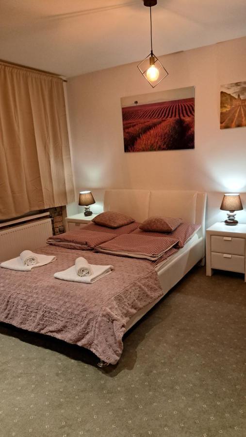 Apartament Lavender Jelenia Gora Bagian luar foto