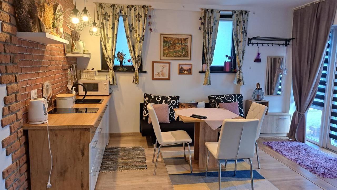 Apartament Lavender Jelenia Gora Bagian luar foto