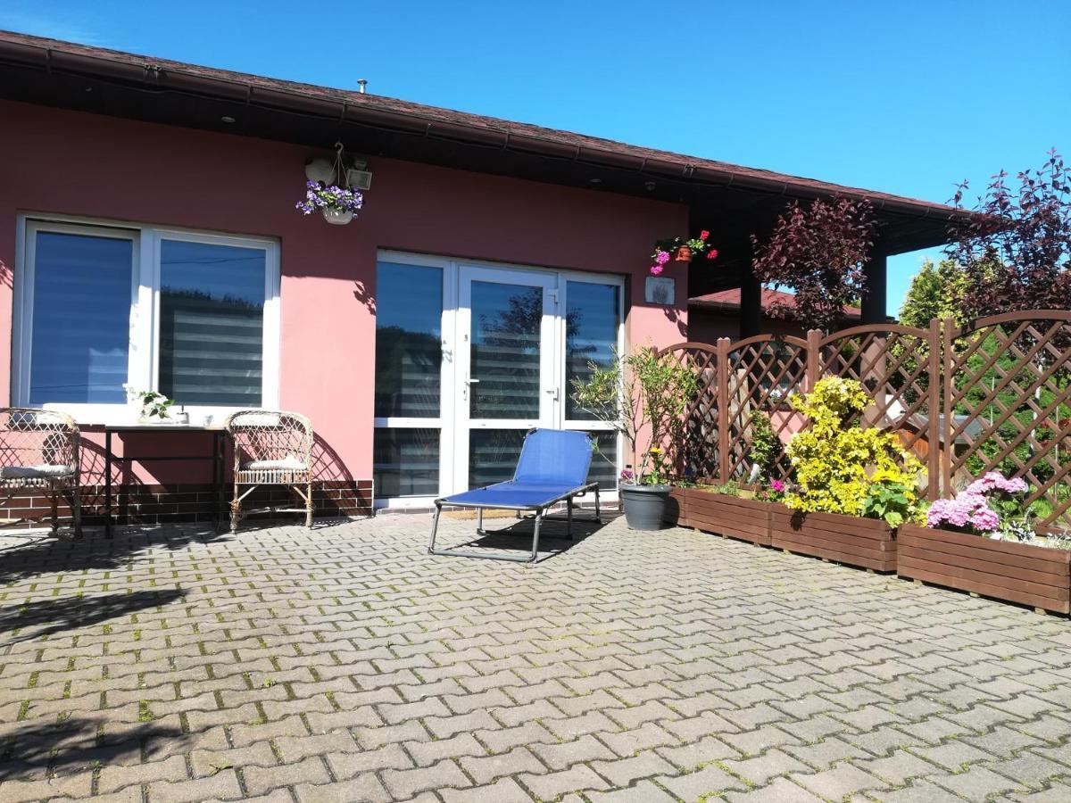 Apartament Lavender Jelenia Gora Bagian luar foto